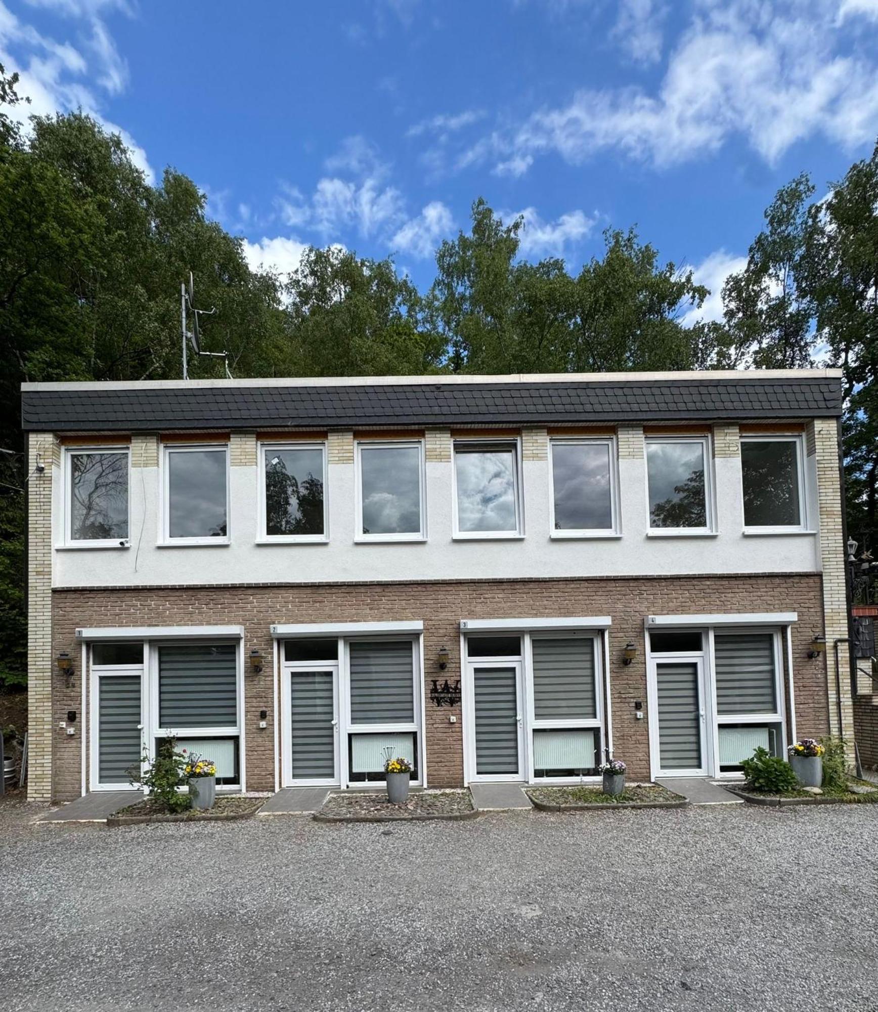 Waldstadt Homes, 이제를론 외부 사진